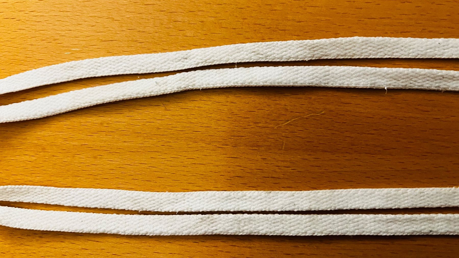 Altro in  Abbigliamento & Accessori: Schnürsenkel weiss – Usato da Endingen venduto da chocosweet 1