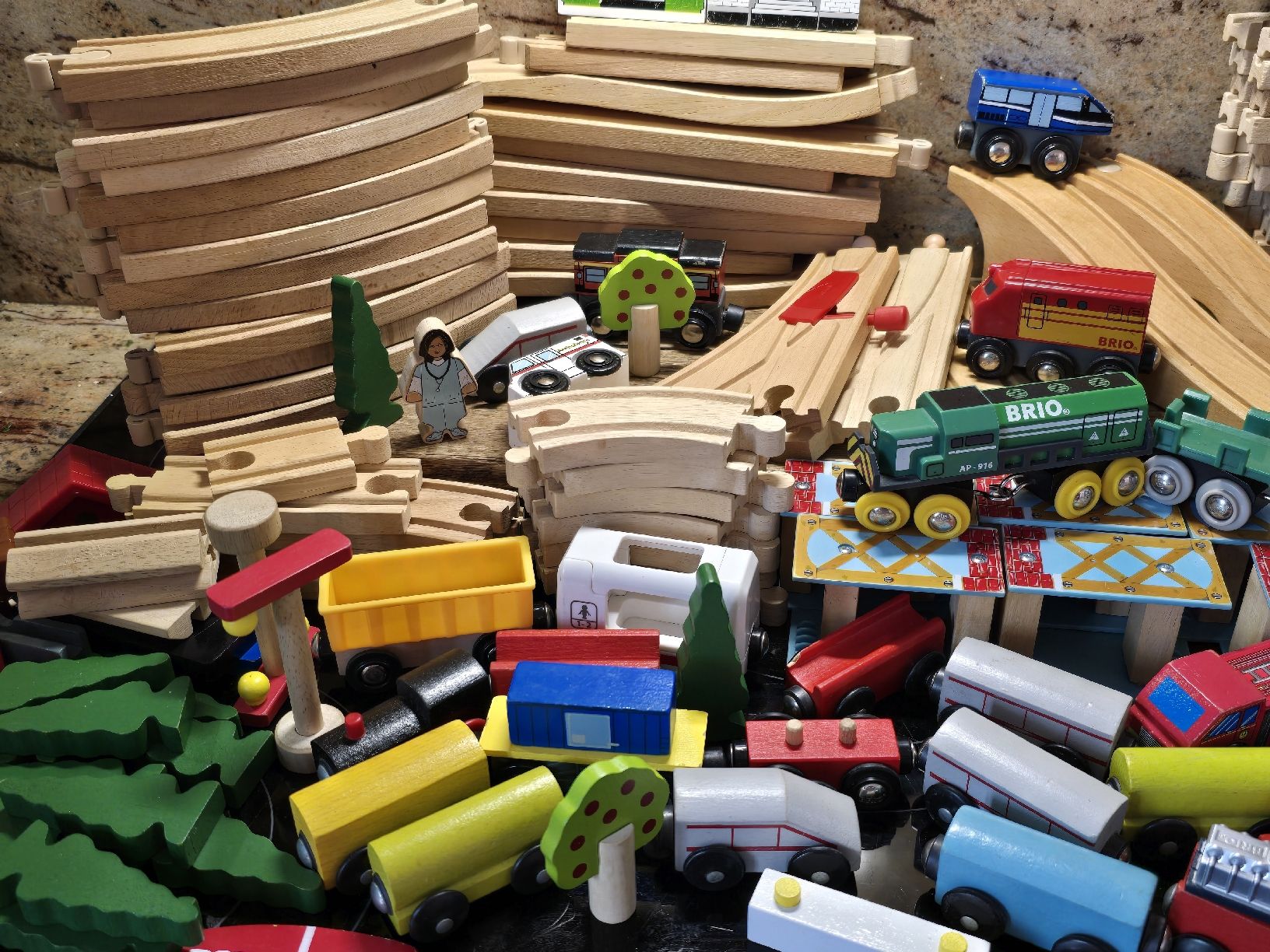 Brio Spielzeuge: 137 Teile BRIO – Gebraucht aus Walkringen von Vanuca 6