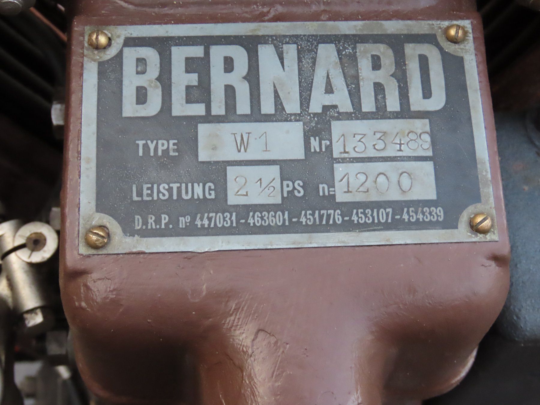 Motori: Stationärmotor W1 Bernard – Usato da Kradolf venduto da Schraube8 4