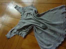 Graues Top mit Spitze, Sommer-Look, Grösse M, neu