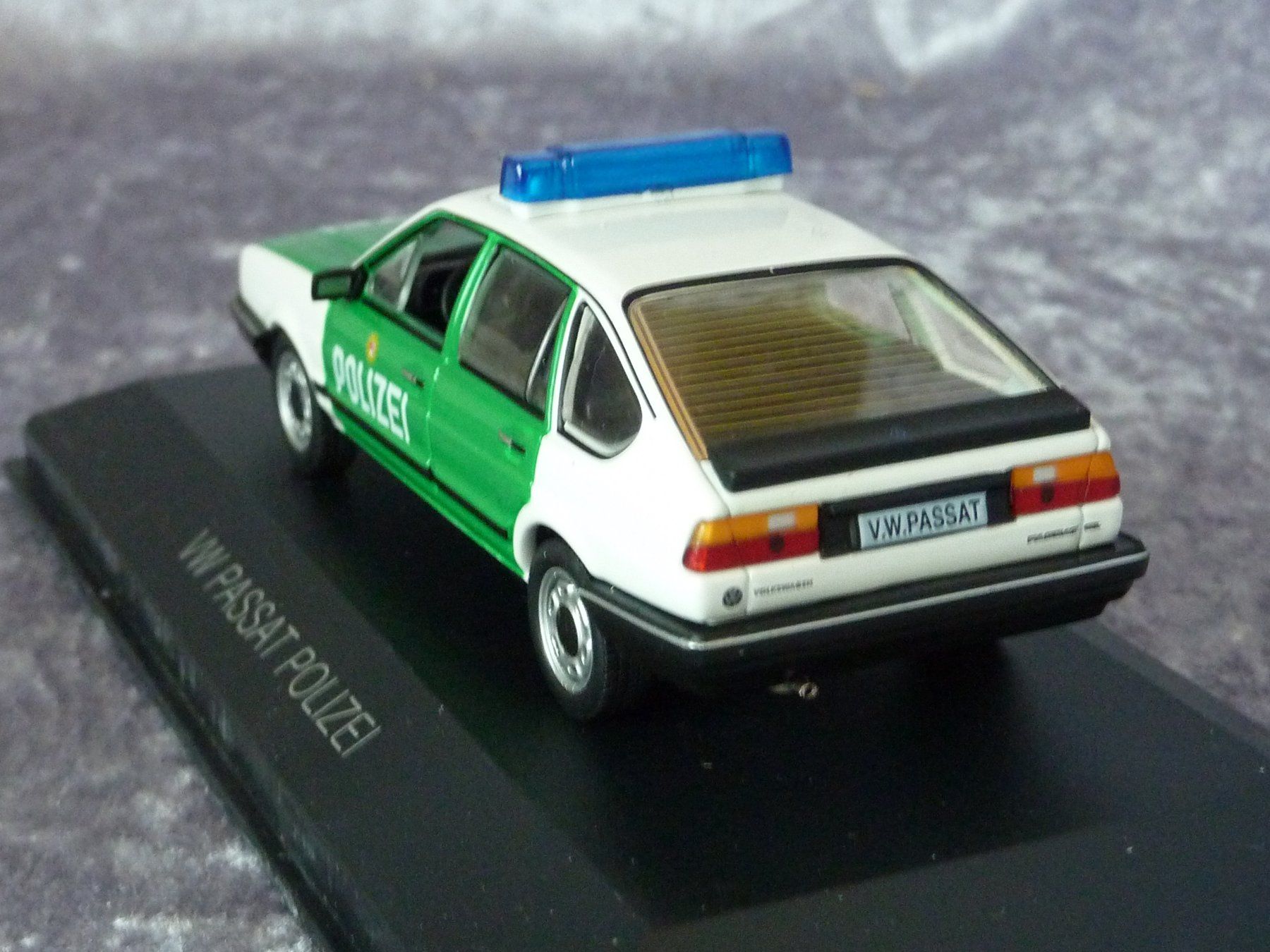 Volkswagen Modellini d'auto: VW Passat B2 Polizei 1:43 – Nuovo (secondo la descrizione) da Dürrenäsch venduto da modellautos4you 4