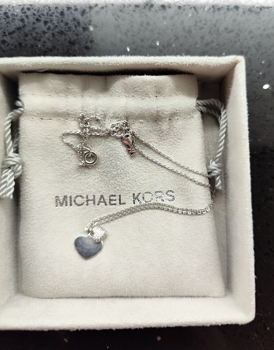 Michael Kors Catenine: Collana Michael Kors – Nuovo e nell'imballaggio originale da Solduno venduto da bot_7m28 1