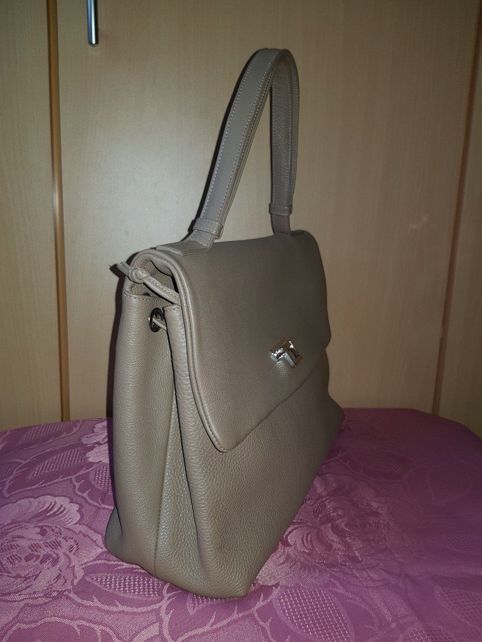Borse da donna: Unützer Leder Handtasche – Usato da Basel venduto da chien008 2