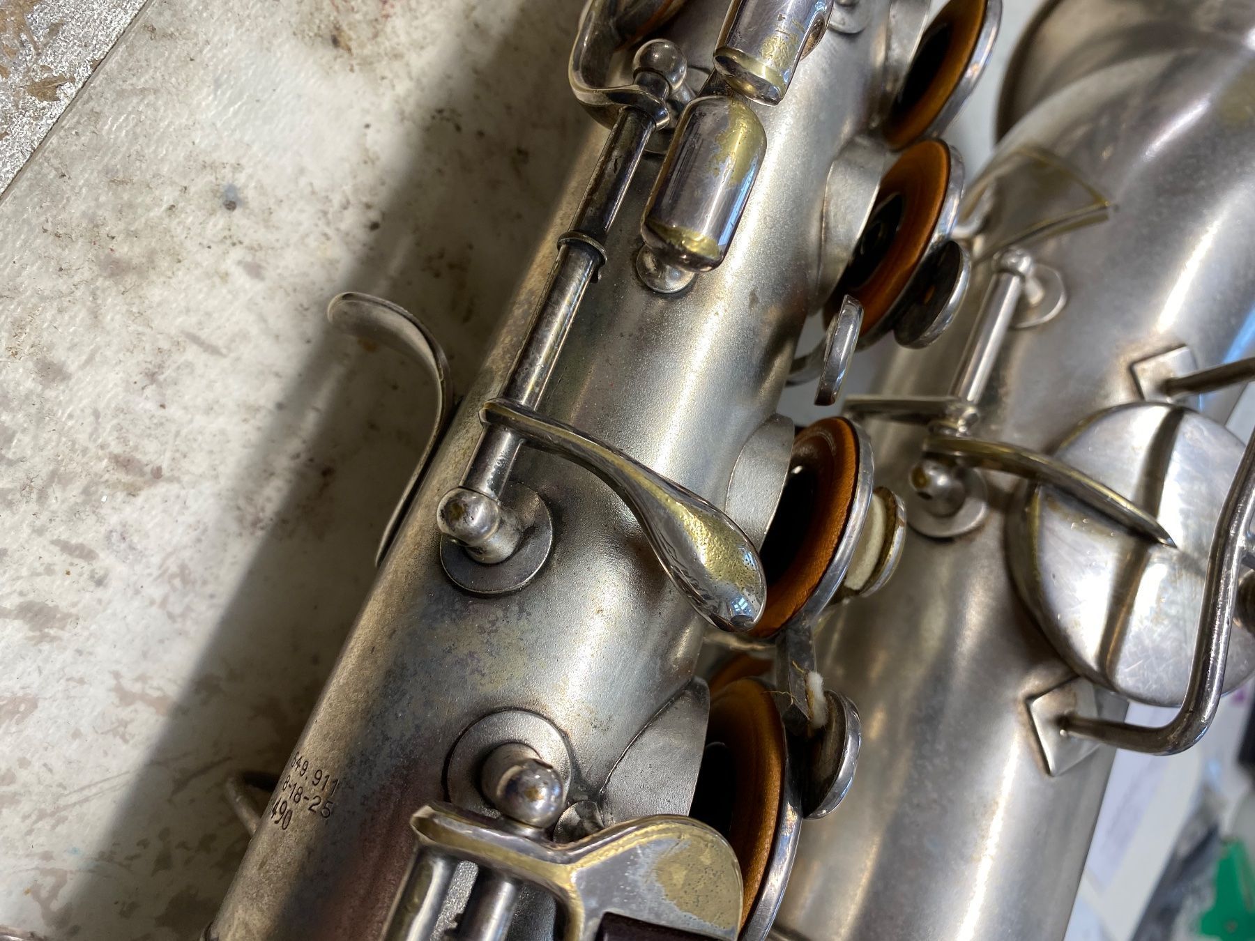 King Musical Instruments Strumenti musicali: Alto sax King versilbert – Usato da Burgdorf venduto da kla_r5tf