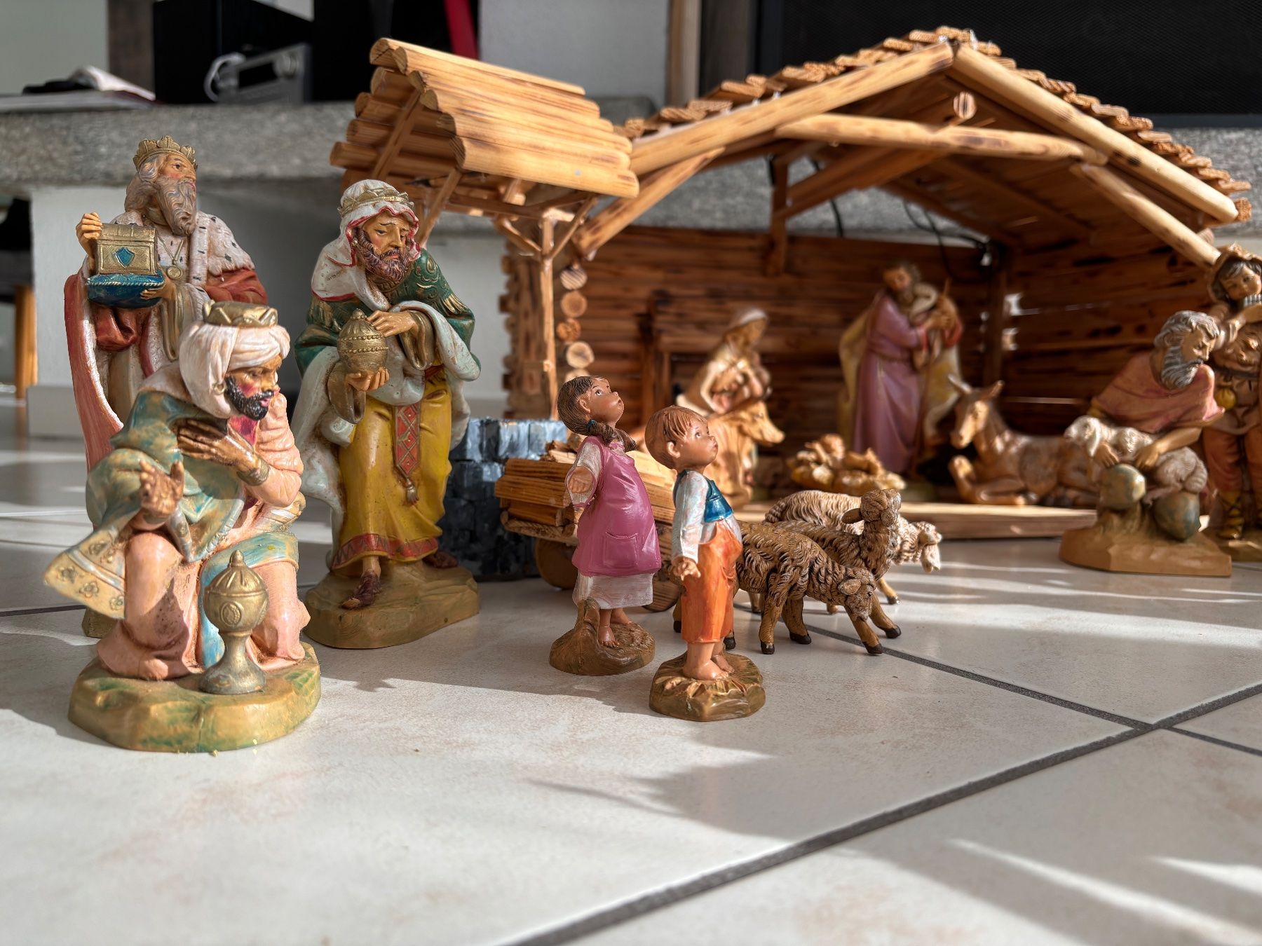 Tutte le decorazioni: Presepe con figure e capanna più accessori – Usato da Gordola venduto da ncr_2ggh 1