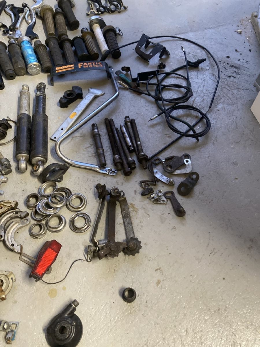 Puch Parti ricambio per ciclomotori: Töffli Teile  – Difettoso da Büren an der Aare venduto da twostrokeguy 3