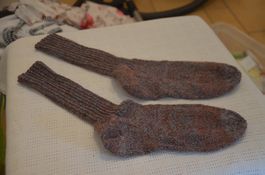 NO 40 - SOCKEN - HANDARBEIT - NEU (AAA-DDD)