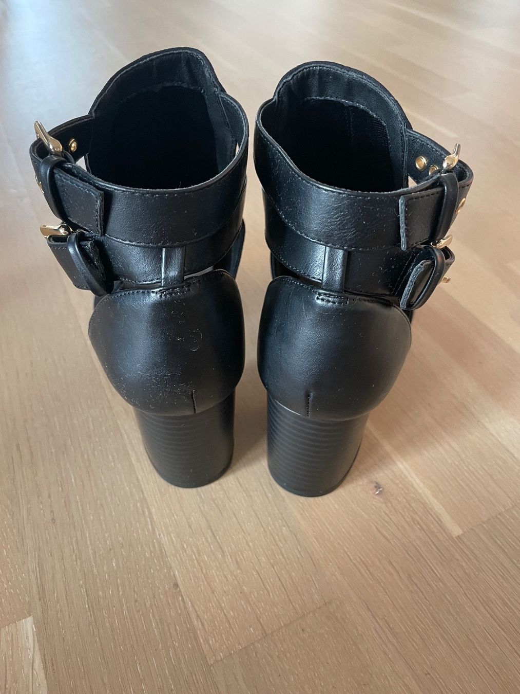 Scarpe da uomo: Coole Sandale mit Absatz – Usato da Zürich venduto da Camiro6 2