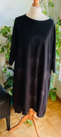 Adorable robe noire ronds plus clairs MAMA B plus longue dos