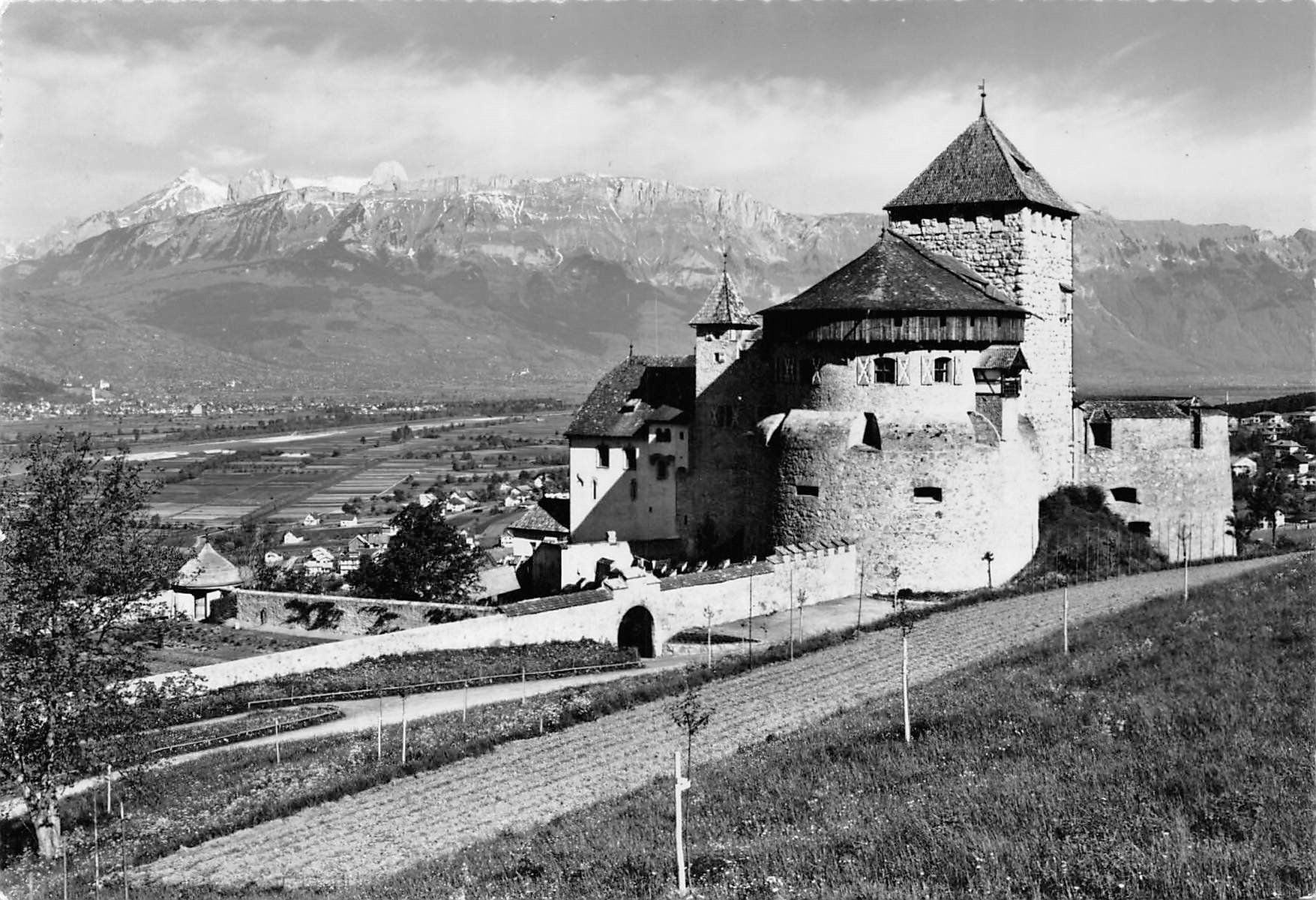 Ansichtskarten: 2x Malbun, Vaduz – Gebraucht aus Ottikon b.Kemptth. von Neptun1974 2
