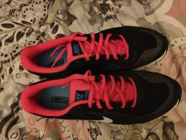 Nike Damen Sportschuhe schwarz pink Grösse 42 neuwertig