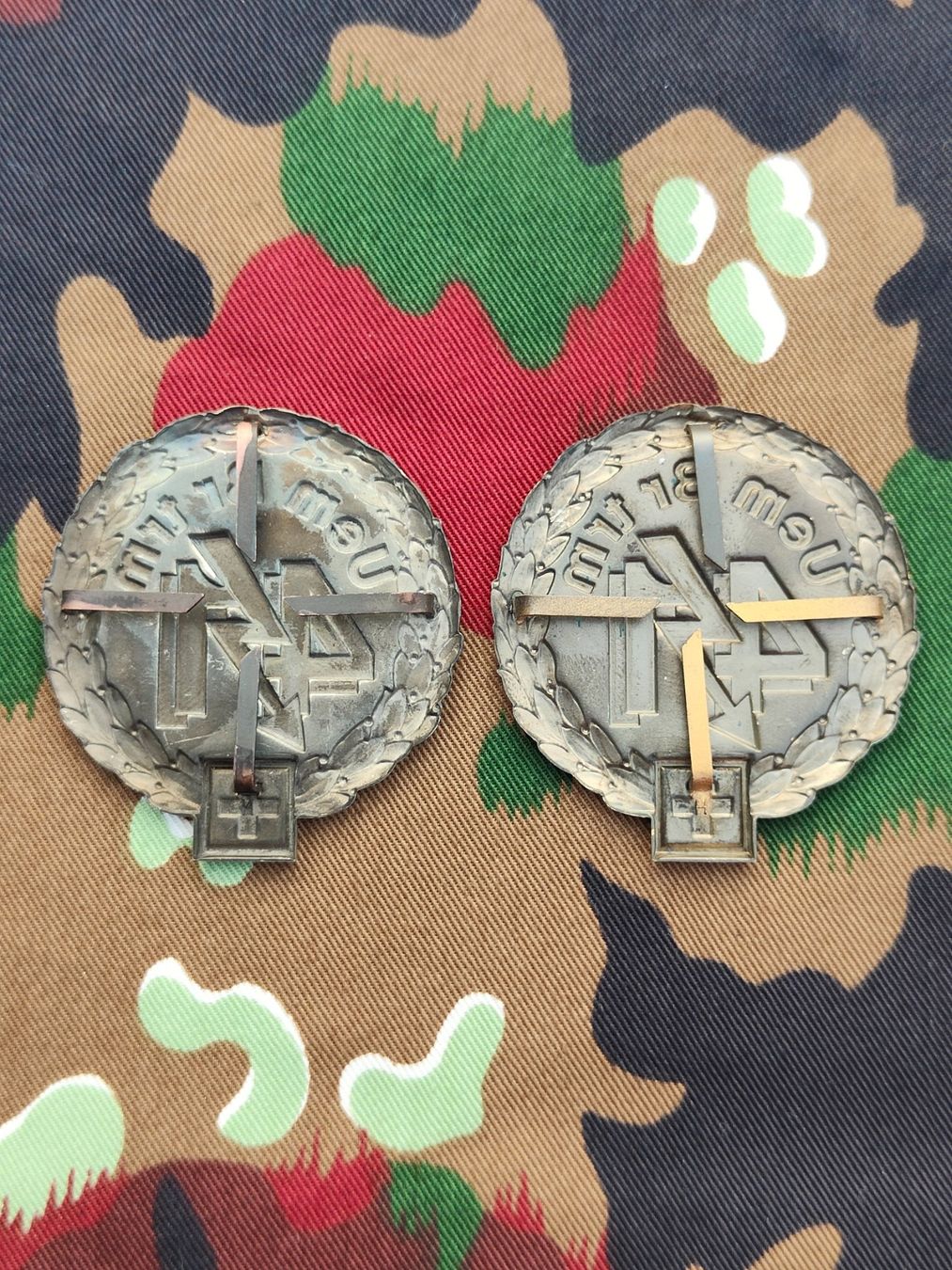Placchette & Badge: Béretembleme Übermittlungsbrigade 41 Set – Usato da Bauma venduto da SwissMilitaria 1