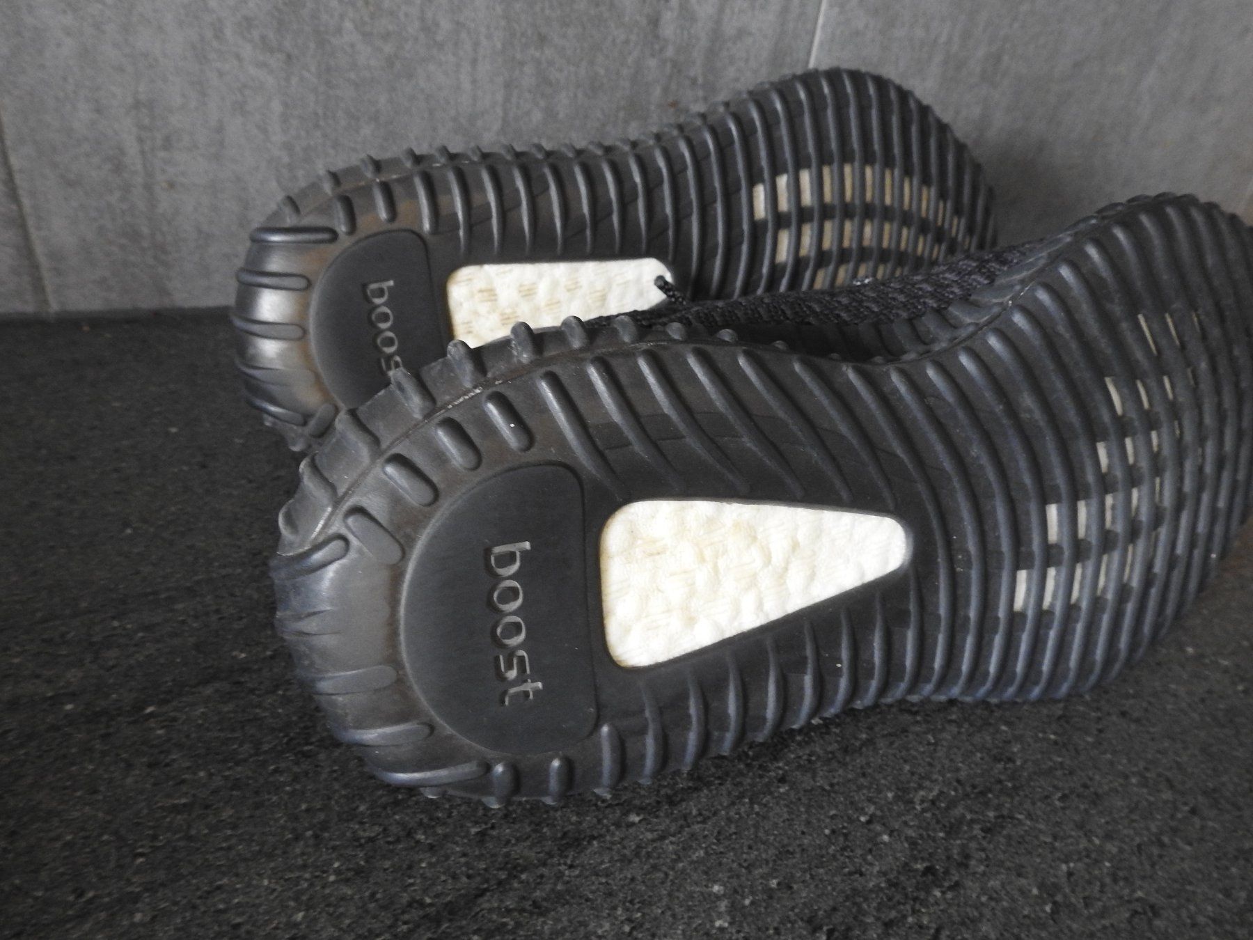 Adidas Scarpe da uomo: Adidas Yeezy baskets Boost 350 V2 'Black-Static' – Usato da Essertes venduto da onezoneplay 3