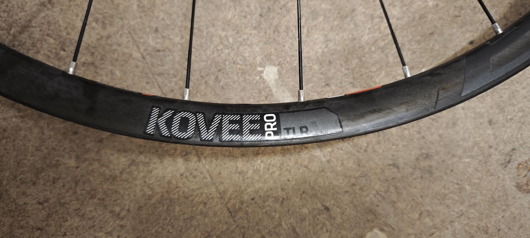 Cerchioni: Kovee Pro 29" Laufradsatz Boost – Usato da Oetwil am See venduto da mountaintosurf