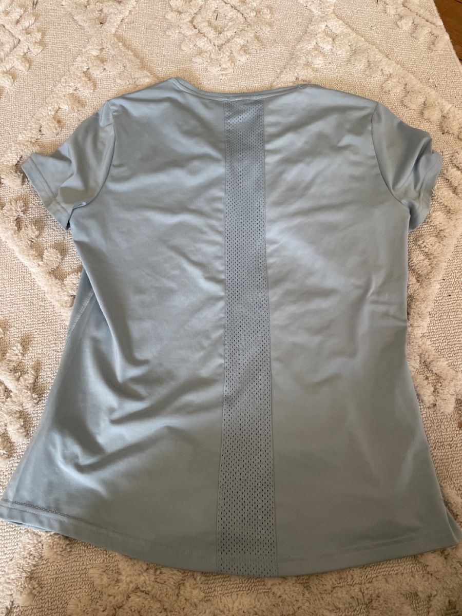 Adidas T-shirt: Adidas Sport T-Shirt – Usato da Wernetshausen venduto da Judith016 1