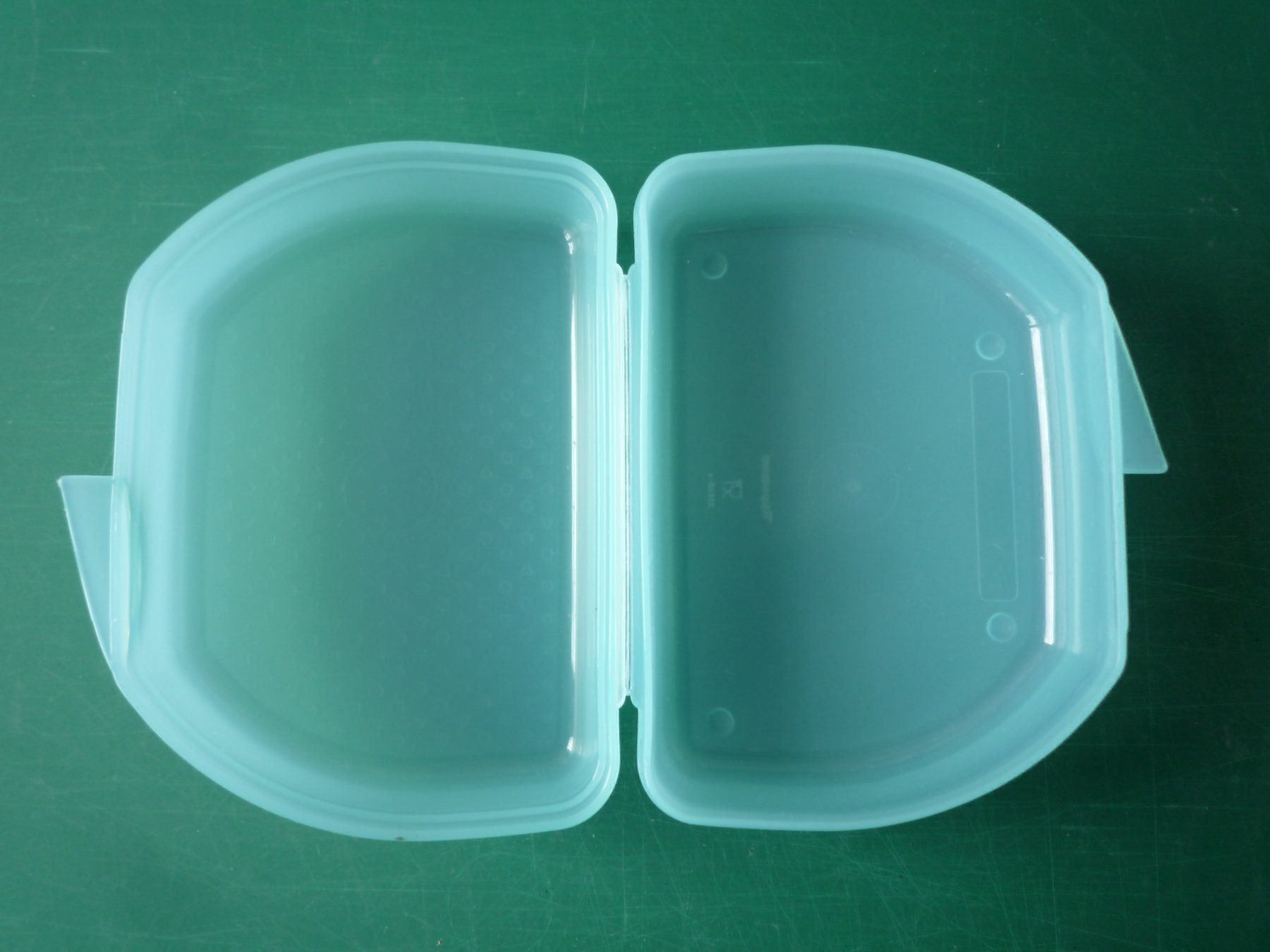 Tupperware Contenitori & Simili: Tupperware "Znüni Box" – Usato da Rafz venduto da Sonnenblume305 1