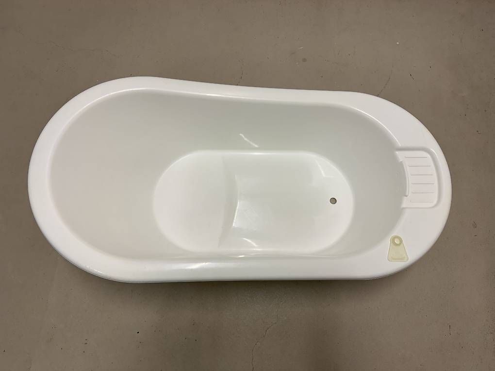 Tutto per il bagno: Babywanne "Tigger" weiss – Usato da Wohlen b. Bern venduto da Vanbuyten 1