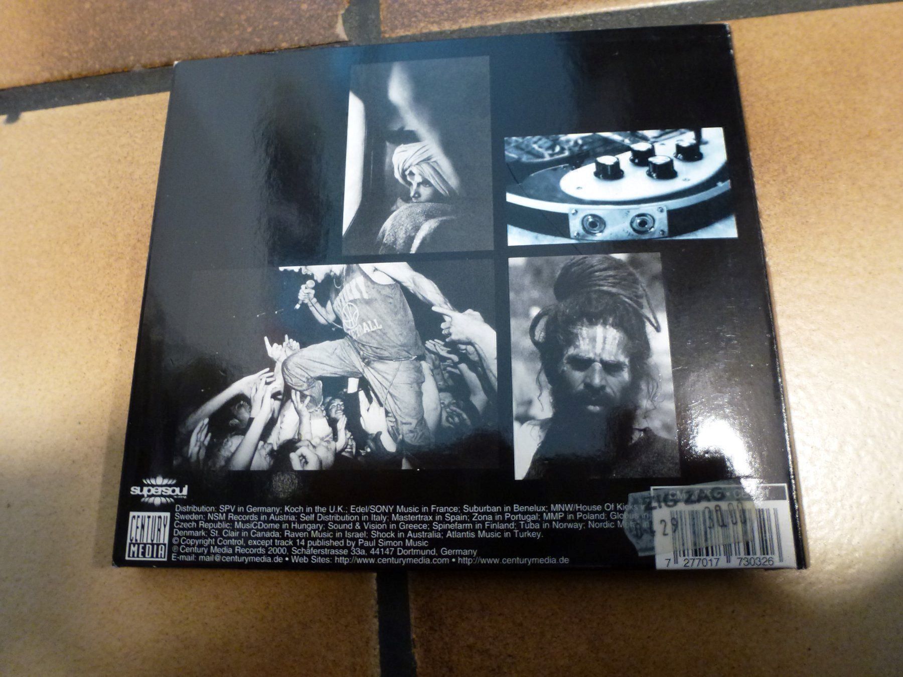 CDs: Shelter - When 20 Summers Pass CD – Gebraucht aus Olten von Disc-Ausverkauf 1