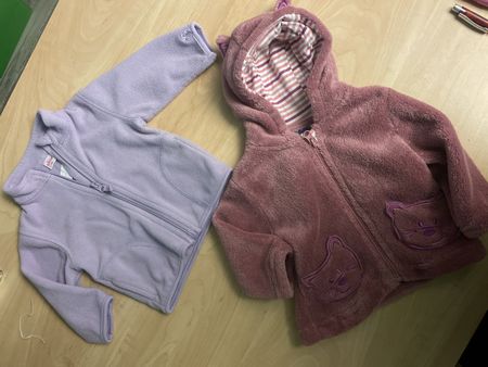 2 süsse Fleece-Flauschijacke Gr.62/68 Katze & Lila