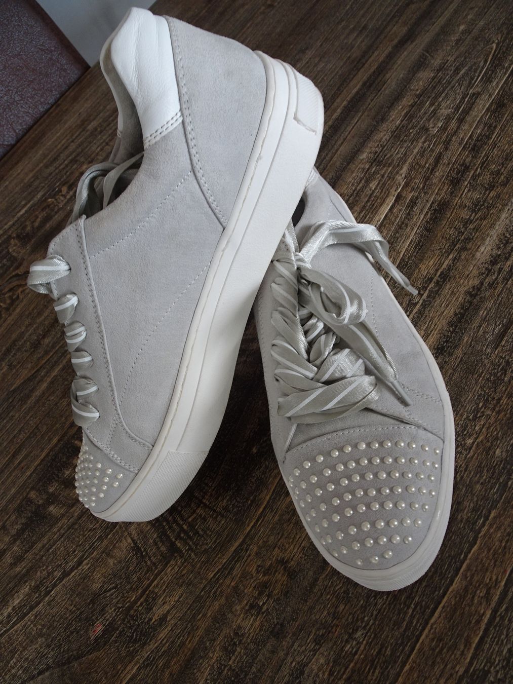 Scarpe da donna: Skneakers Leder hellgrau, edel, neu Gr. 41 – Nuovo (secondo la descrizione) da Winterthur venduto da Riiita 1