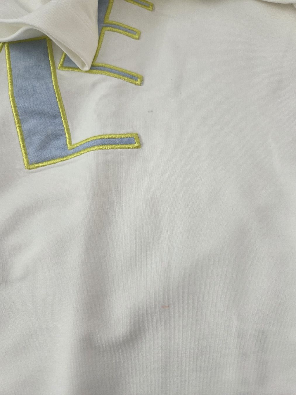 Maglioni & Felpe: schönes Sweatshirt, xox – Usato da Wiesendangen venduto da Sinhuk 5