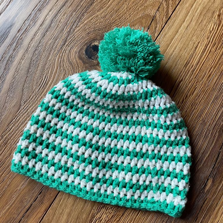 Süsse Wintermütze, selbstgemacht, guter Zustand Gr. etwa 47 | Kaufen ...