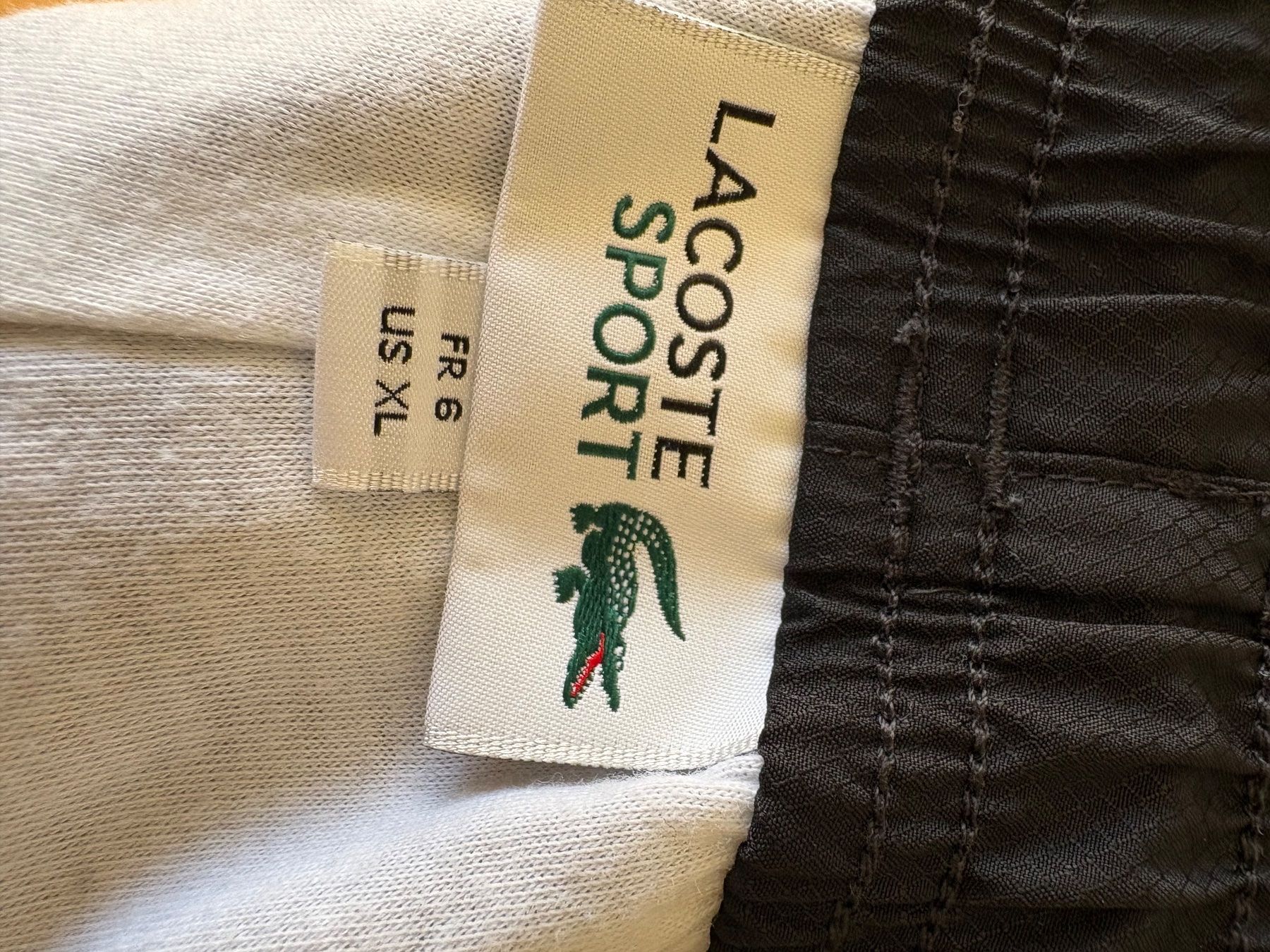 Lacoste Pantaloni: Lacoste  Shorts Herren - schwarz – Usato da Orpund venduto da Stepach 3