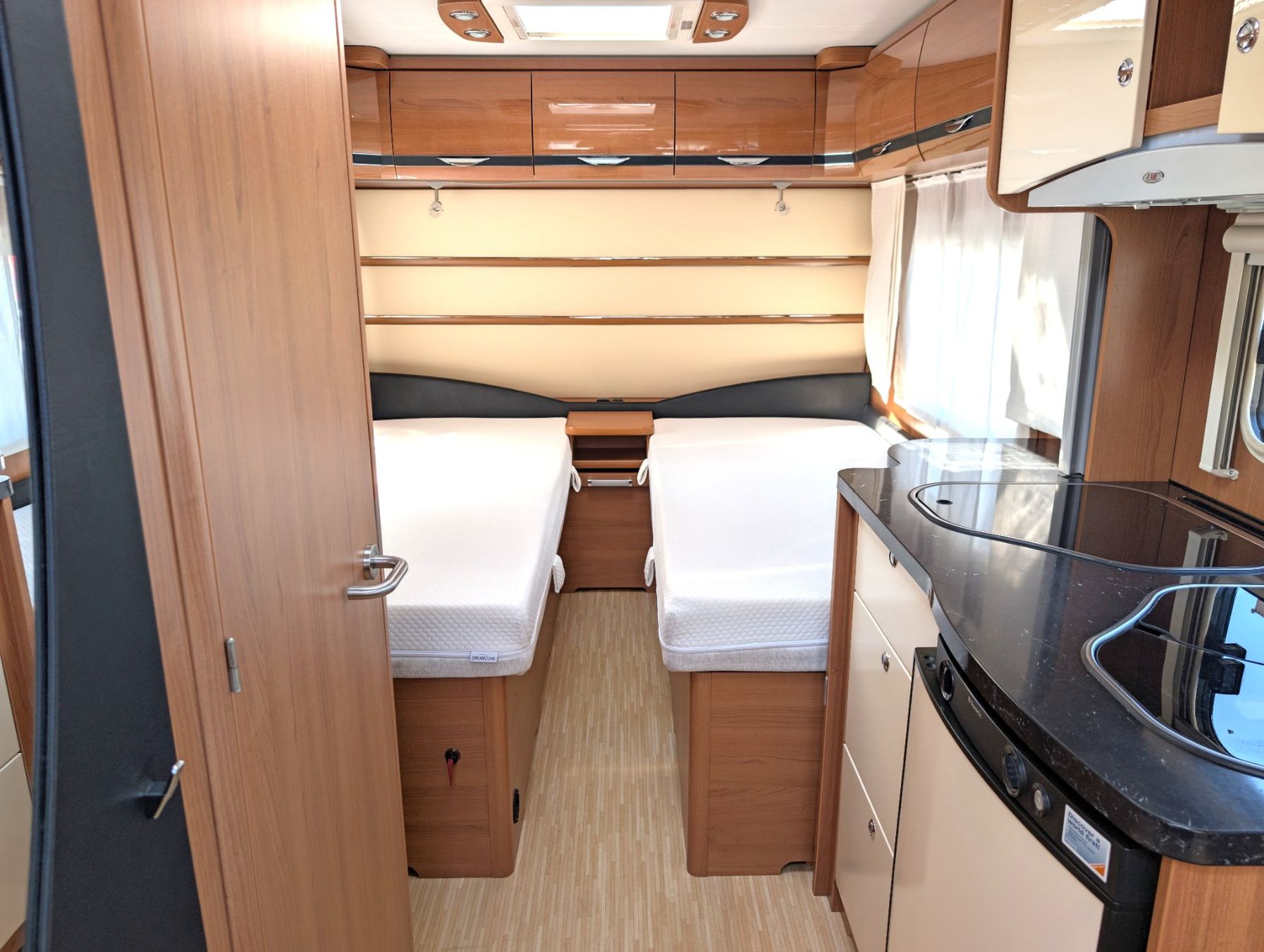 LMC Camping Fahrzeuge: Wohnwagen LMC Musica 493 - Ab MFK & Gasprüfung – Gebraucht aus Winterthur von MCW 3