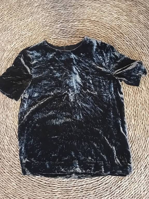 Cos T-shirt: T-Shirt aus Samt von Cos mit Seide – Usato da Zürich venduto da Melianea 1