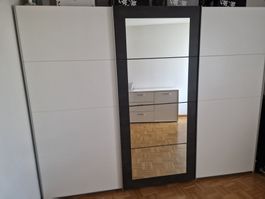 Kleiderschrank