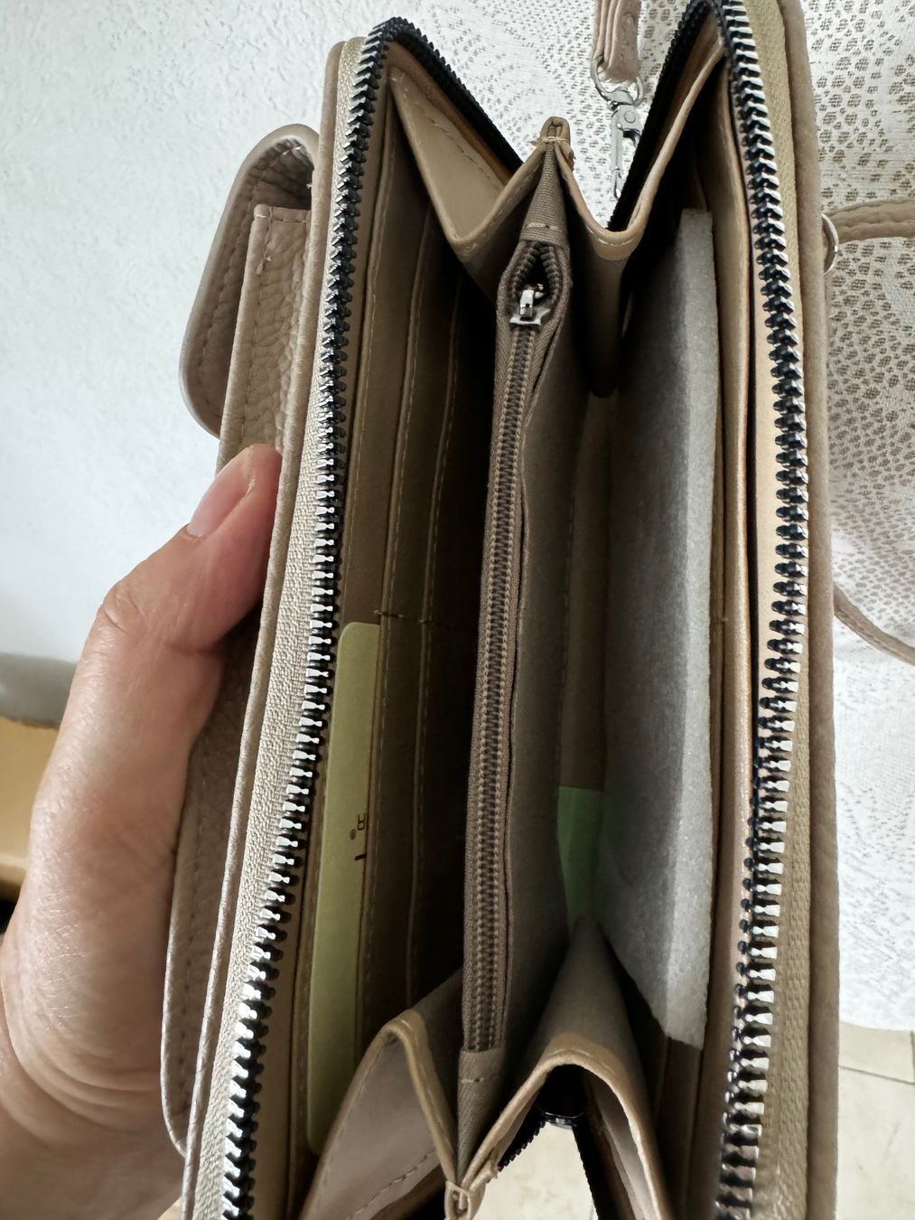 Borse da donna: Neuware Handytasche mit Portemonnaie Beige – Nuovo (secondo la descrizione) da Kirchdorf AG venduto da coco123 3