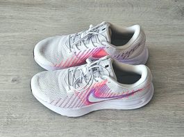 Laufschuhe NIKE Run Defy Damen Gr. 40 NEUWERTIG