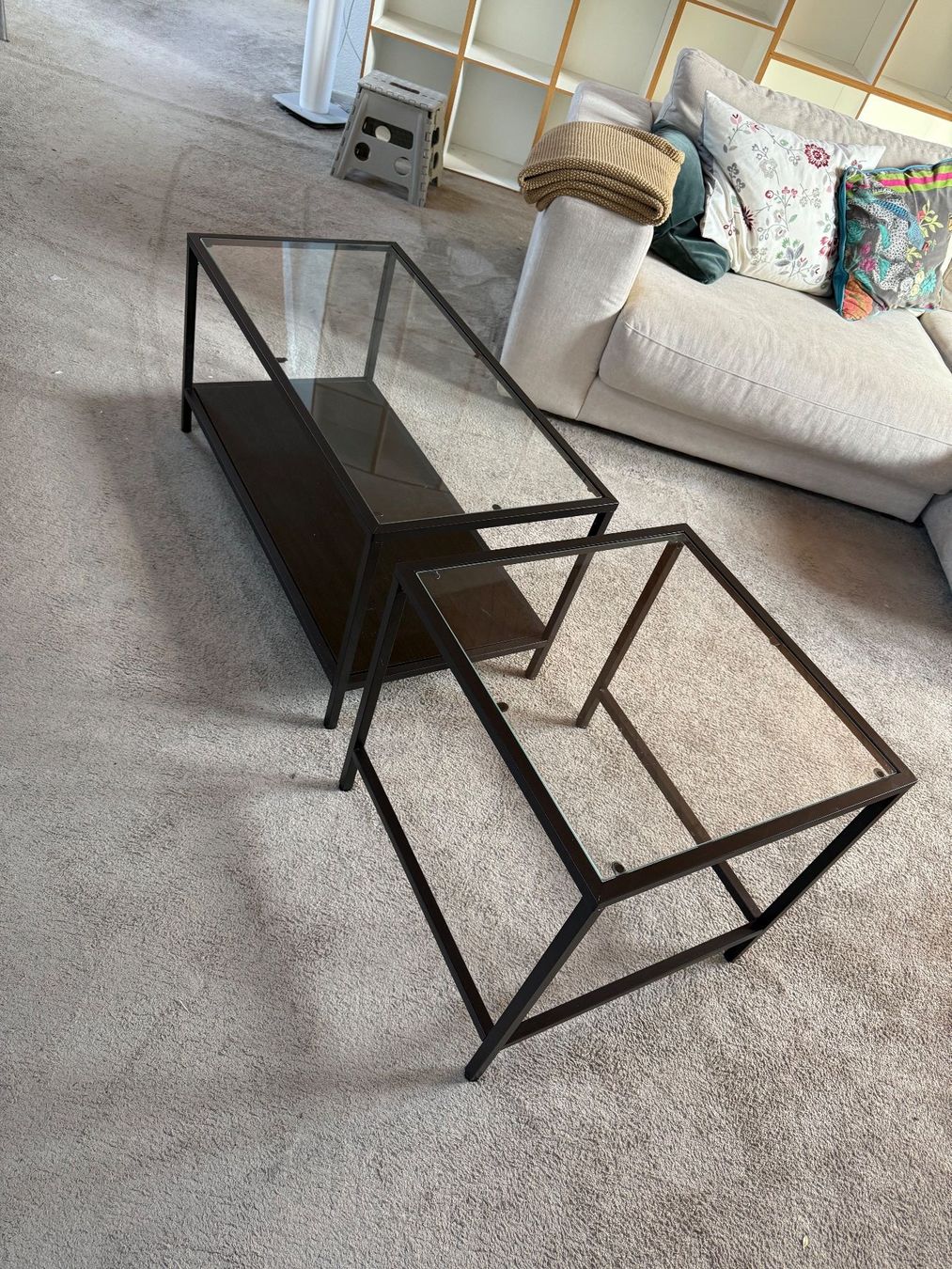 Ikea Set de table et chaises: Couchtisch-Set Vittsjö (IKEA – D'occasion à Bern par ali_r8qc 1
