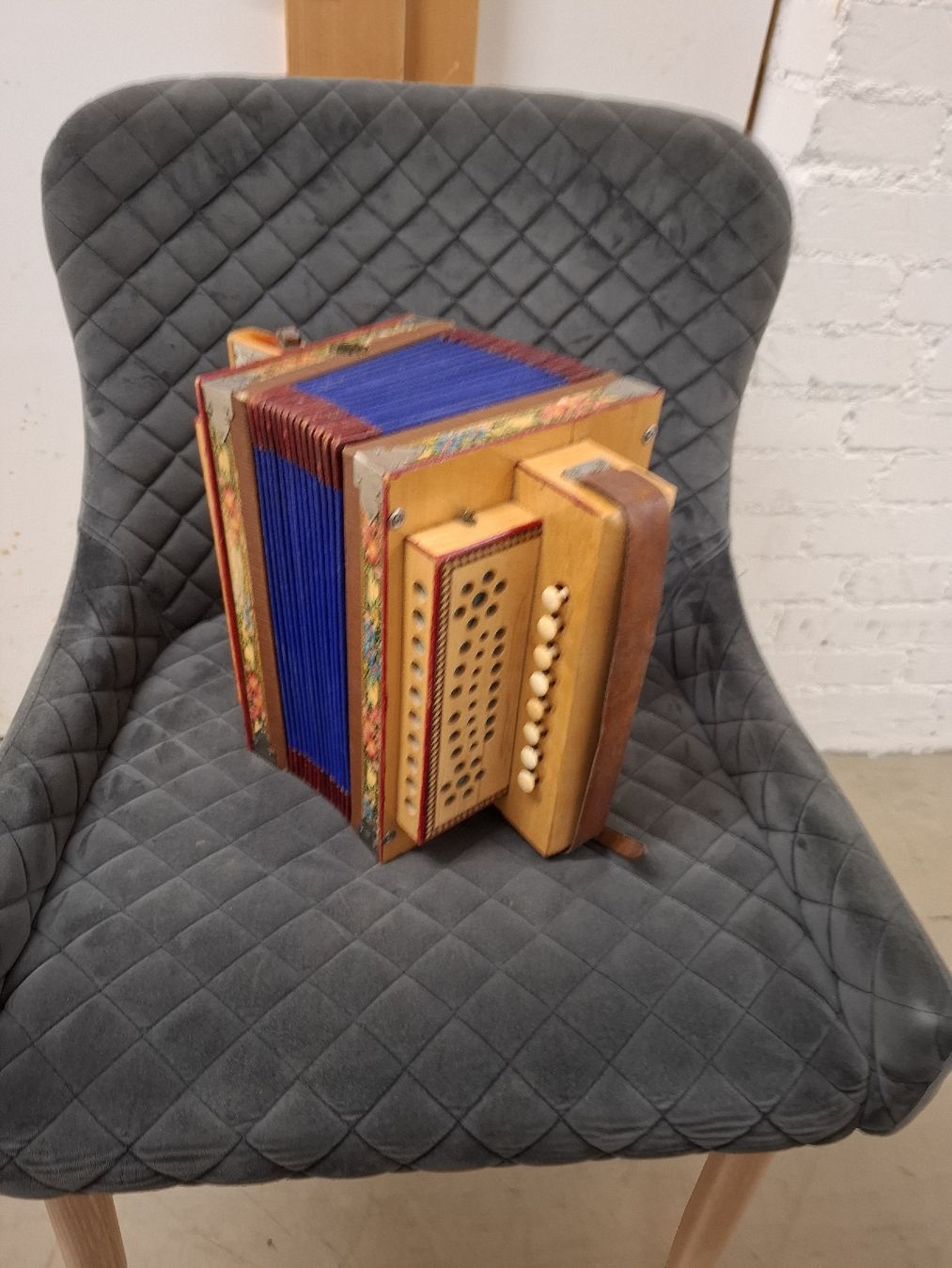 Musikinstrumente: schwyzerorgeli 8 basse – Gebraucht aus Villeneuve von BibiVintage 9