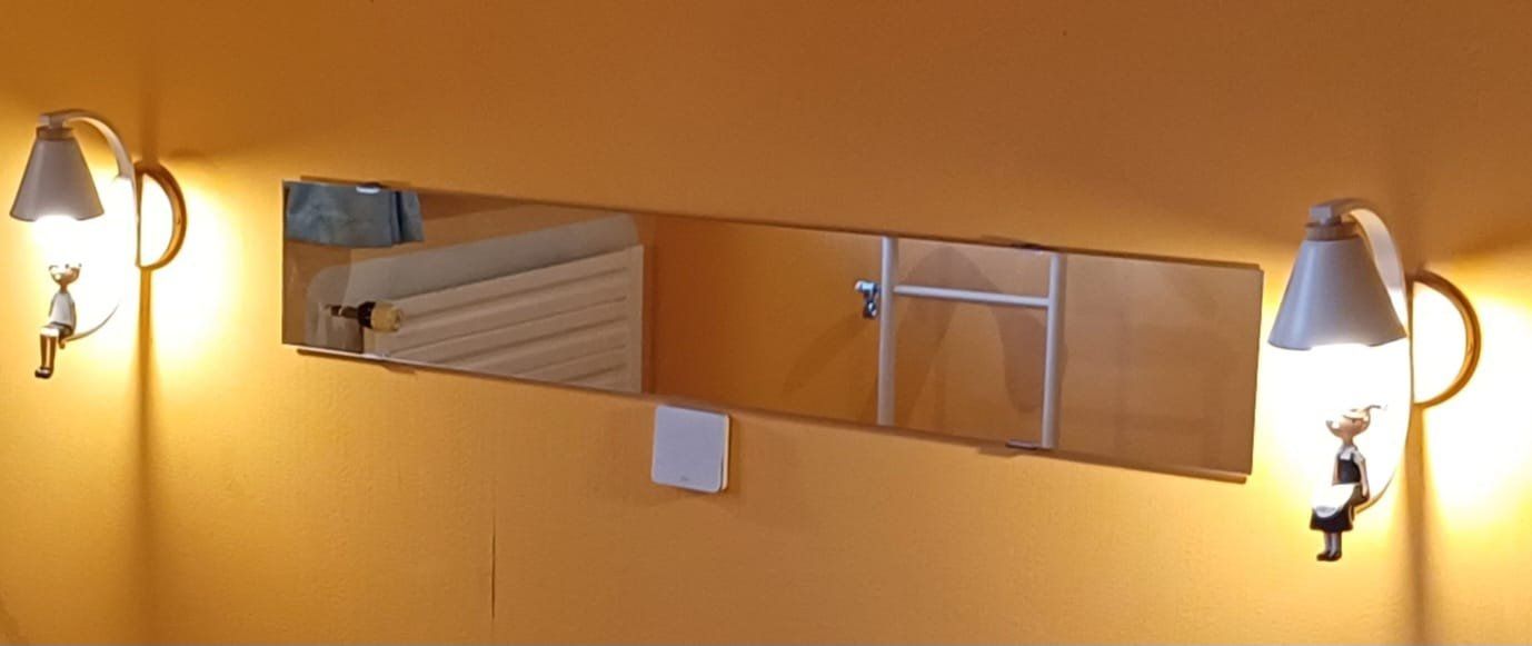 Lampade: Lampes disposées différents endroits télecommande lot 2pce. – Usato da Payerne venduto da jea_m6nb