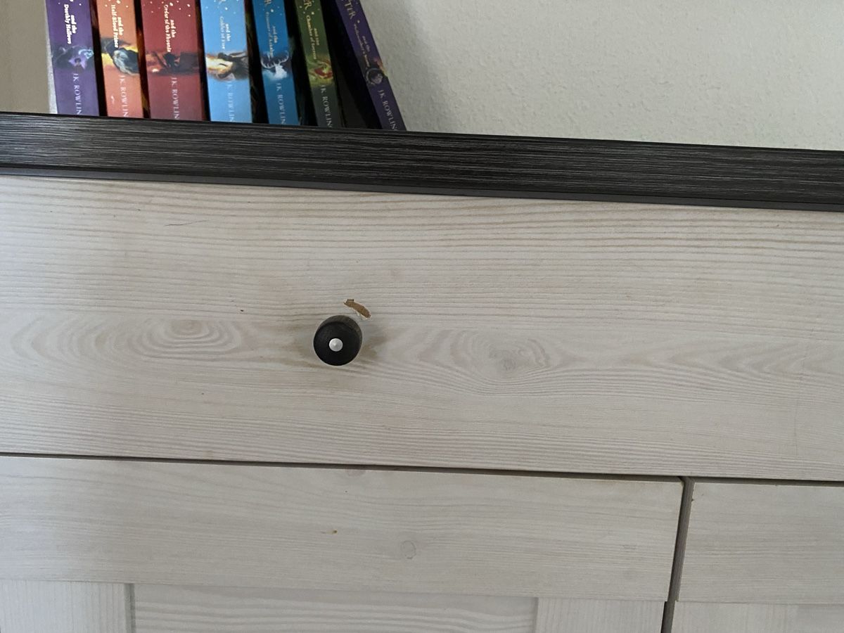 Scaffali: White sideboard with dark top and mirror – Usato da Zürich venduto da oosterparker 2