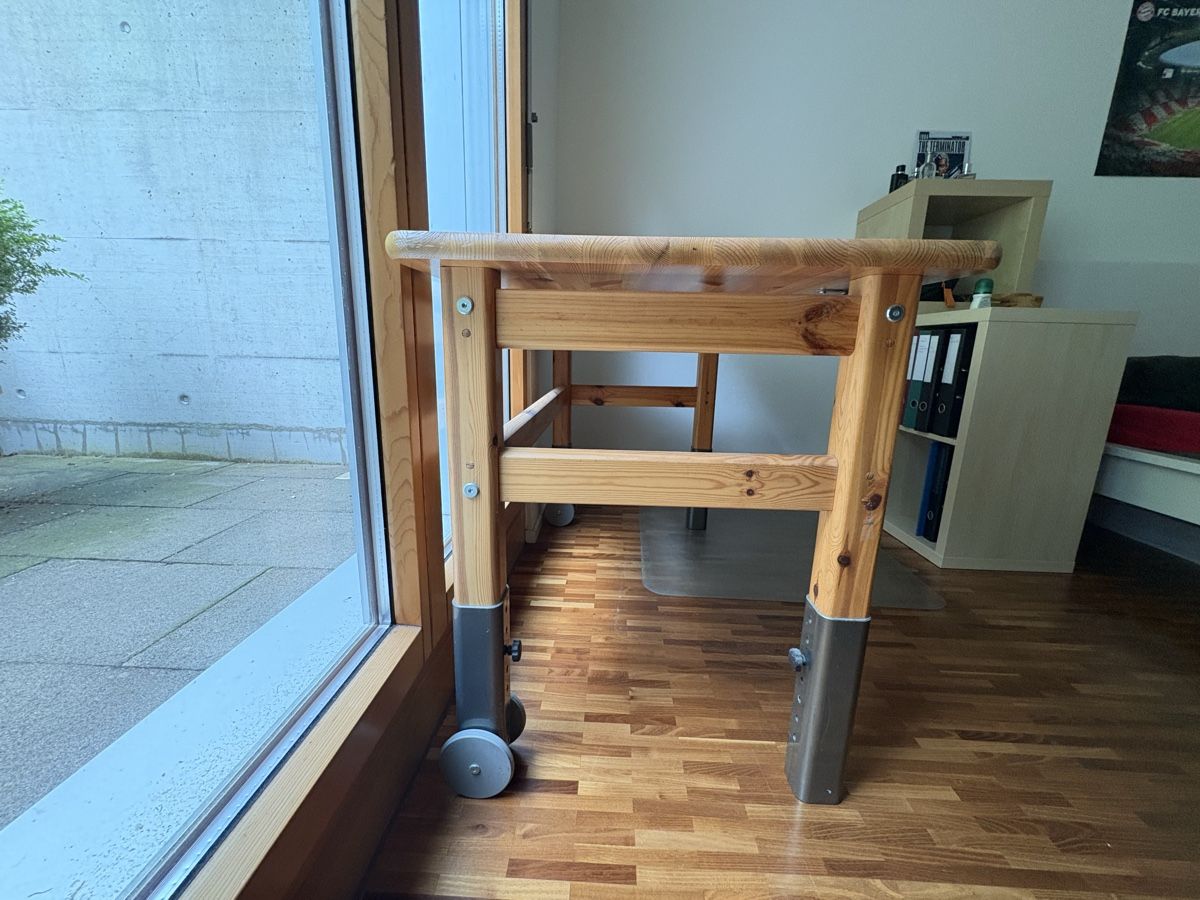 Bureaux: Schreibtisch – D'occasion à Luzern par noa_sl6v 4