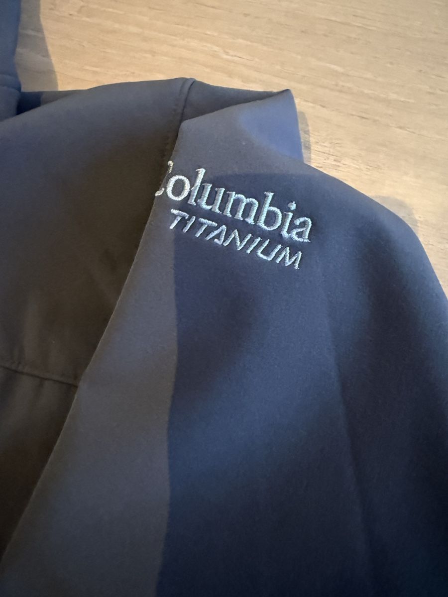 Columbia Giacche: Columbia Titanium Jacke Softshell grau, Gr. M – Usato da Rümlang venduto da zflyfa0001 1