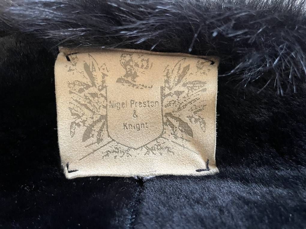 Cappotti: Nigel Preston & Knight Mantel – Usato da Oensingen venduto da Chuet 3