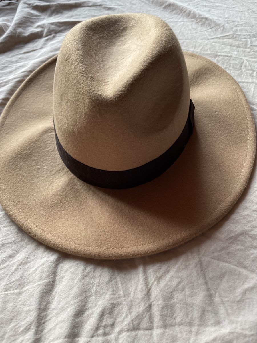 Mango Copricapi, berretti & cappellini: Beiger Hut von Mango 100% Wolle – Nuovo (secondo la descrizione) da Münsingen venduto da Secondhand89 1