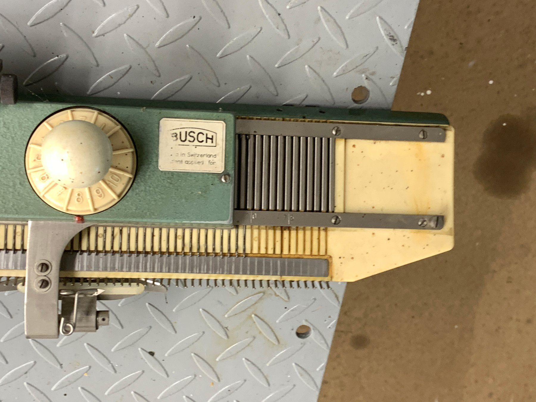 Busch Tutte le macchine: Strickmaschine Strickapparat Busch mit Anleitung – Usato da Rickenbach SZ venduto da Frickler 3