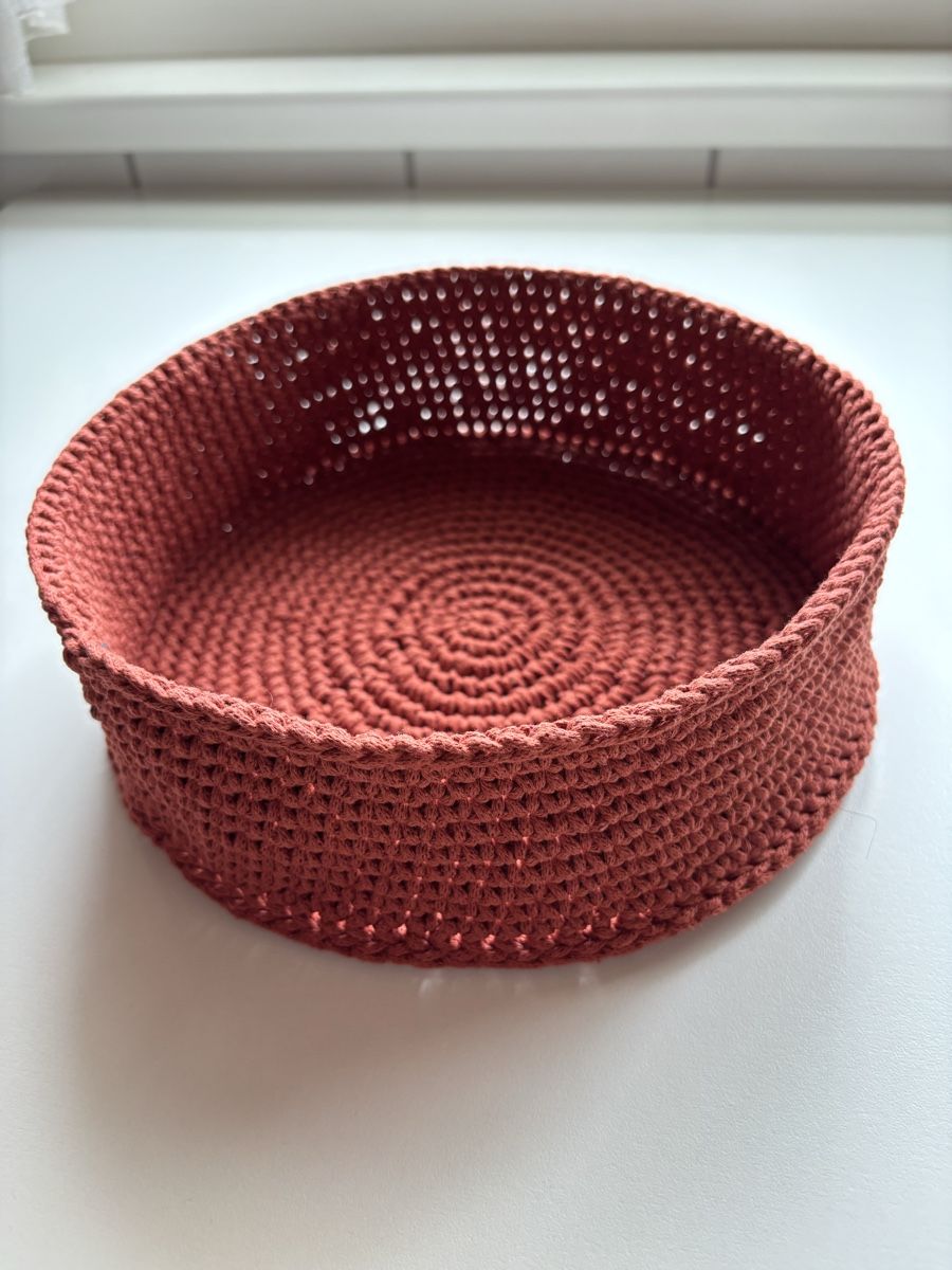 Sonstiges für Haushalt & Wohnen: Neu, Handmade Häkelkorb Rostrot Ø 24cm – Neu (gemäss Beschreibung) aus Bichwil von VintaCraftStudio 2