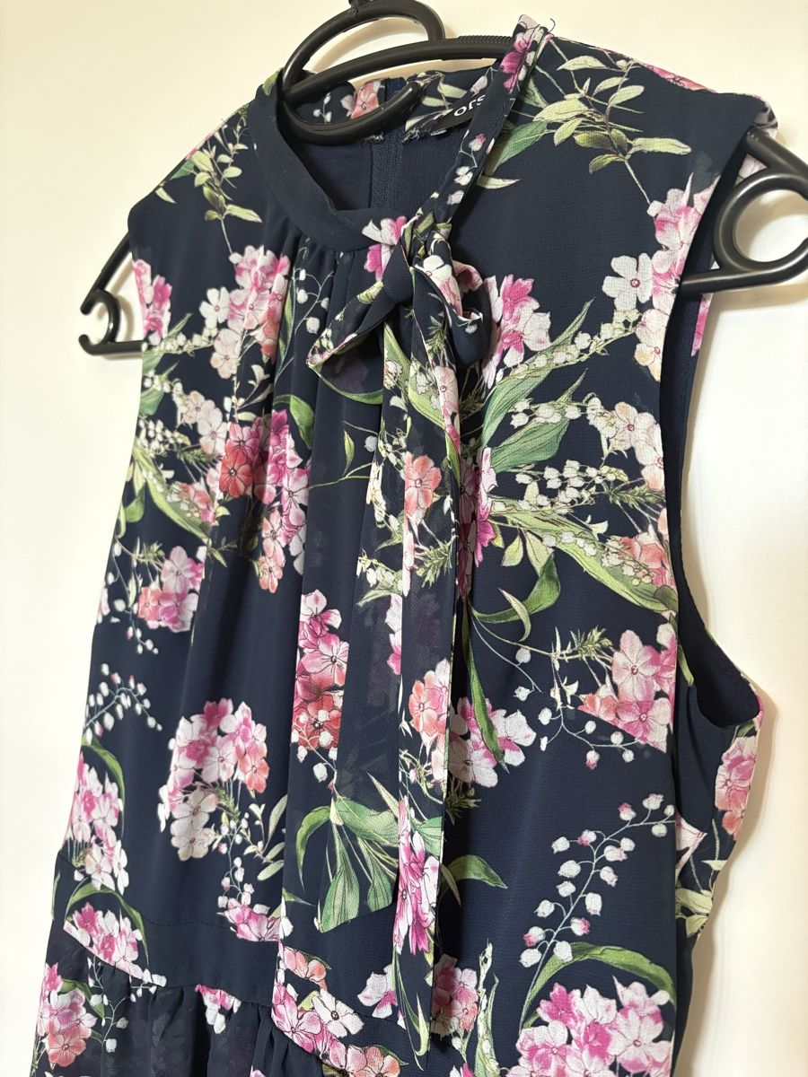 Orsay Robes: Kleid dunkelblau mit Blumenmuster Gr. 38 – Neuf (Voir description) à Niederhelfenschwil par Edenwater12 1