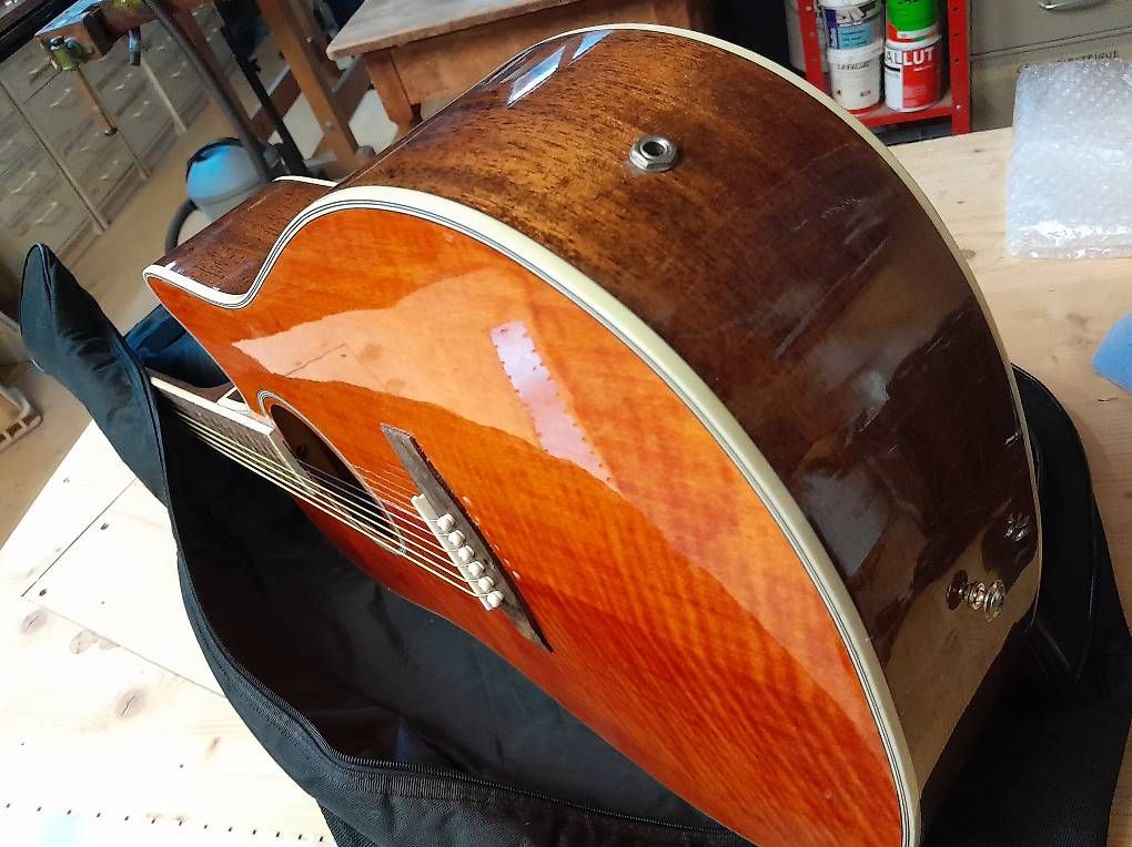 Strumenti musicali: Guitare Folk Venson – Usato da Lausanne venduto da EdwinBOSU 1
