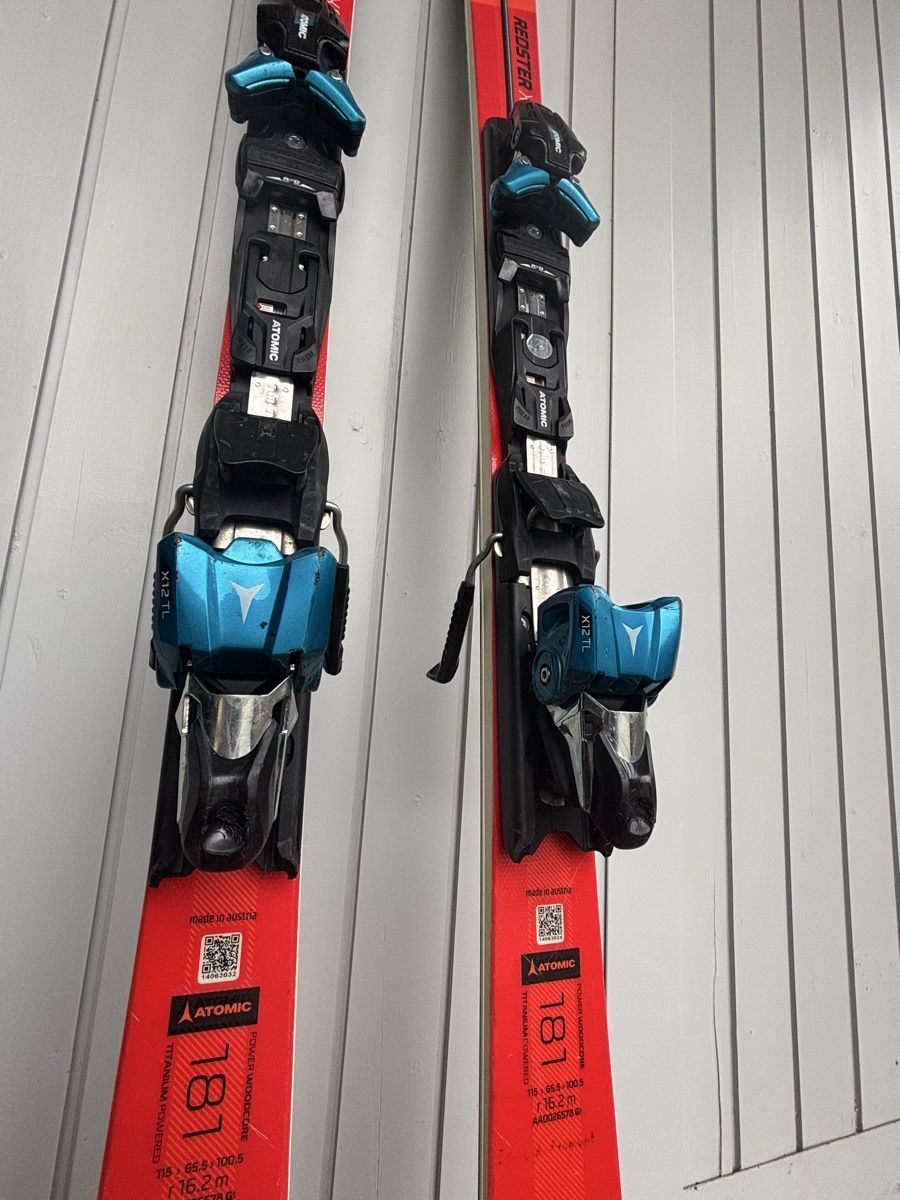 Atomic Skis: Skis de compétition Atomic – Gebraucht aus Riaz von edo_fxv9 3