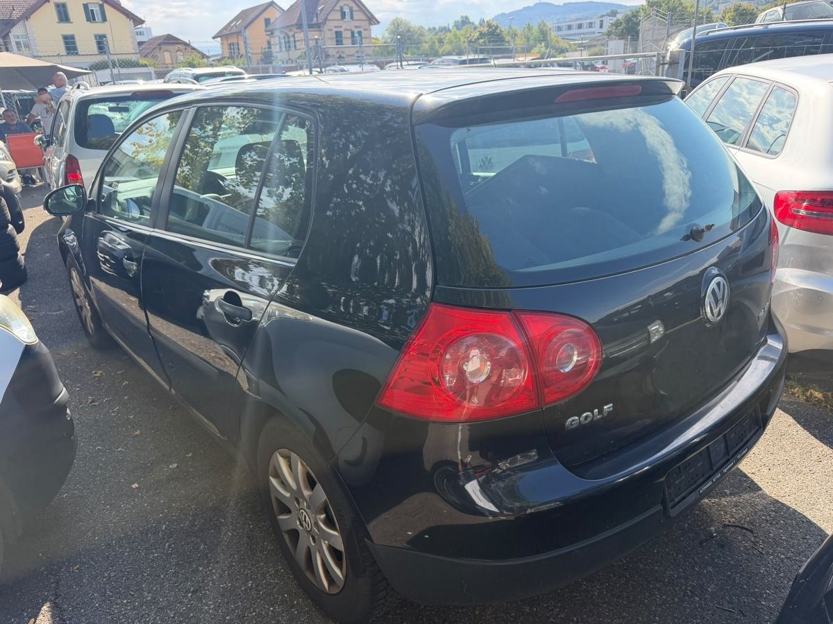 VW Automobili: Volkswagen Golf 1.6  – Usato da Schlieren venduto da rab_vs6y 2