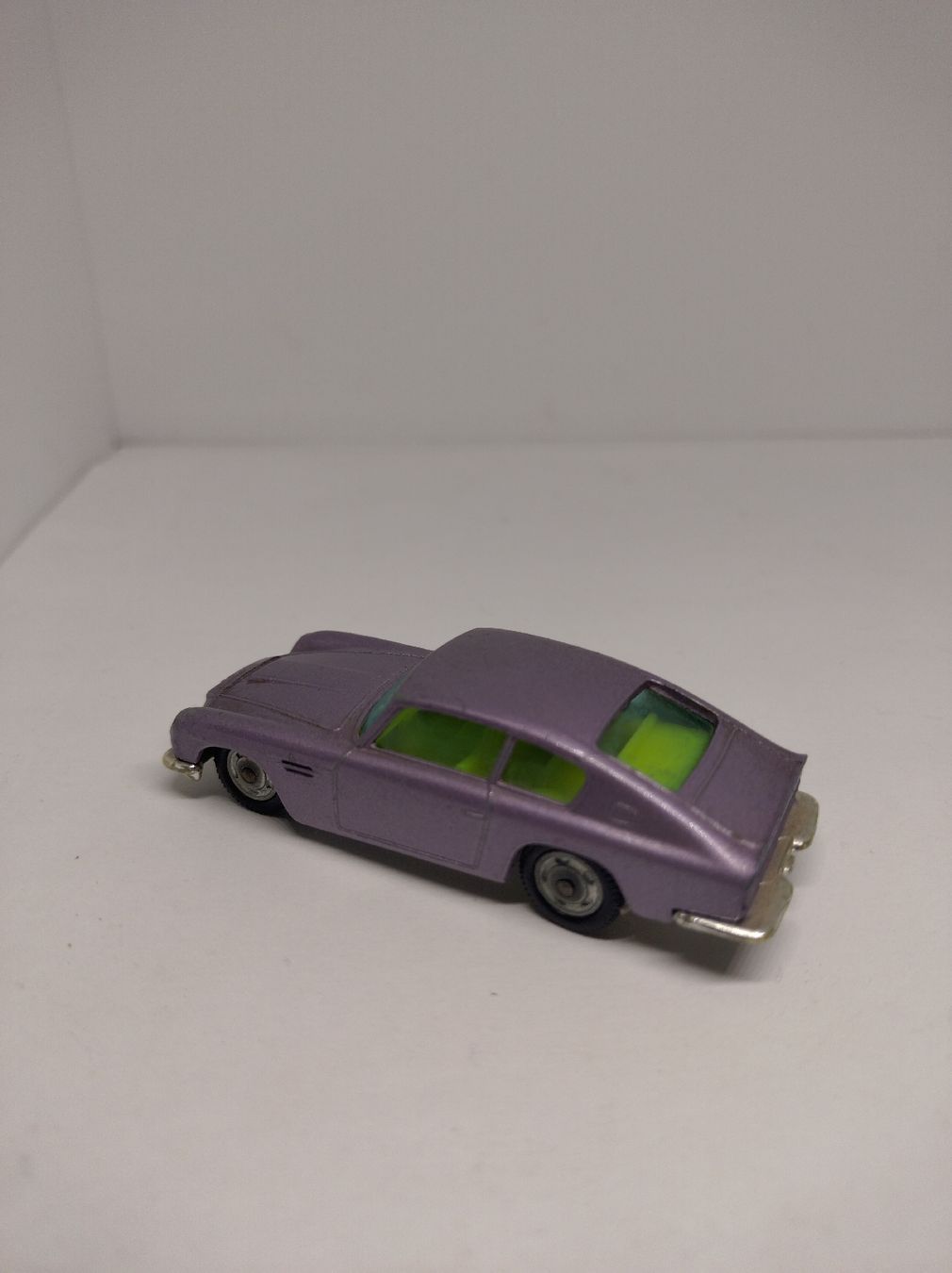 Matchbox Modellautos: Husky, Aston Martin DB6 – Gebraucht aus La Chaux-de-Fonds von Pierrot8404 3