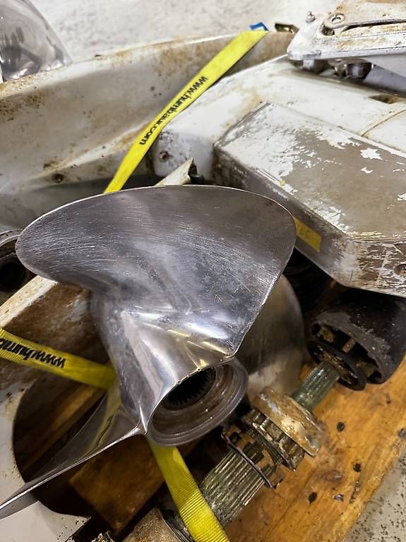 Boote:  ORIGINAL Volvo Penta C6 Duoprop-Propellersatz – Gebraucht aus Russikon von swissmade-12 4