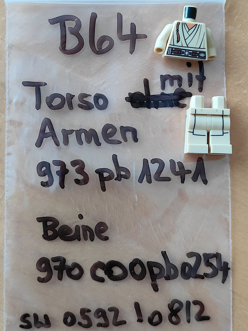 Lego Kit di costruzioni: Legofigur Torso und Beine zu SW  zB-0592 oder 0812 /B64 – Usato da St. Gallen venduto da Bisaknosp