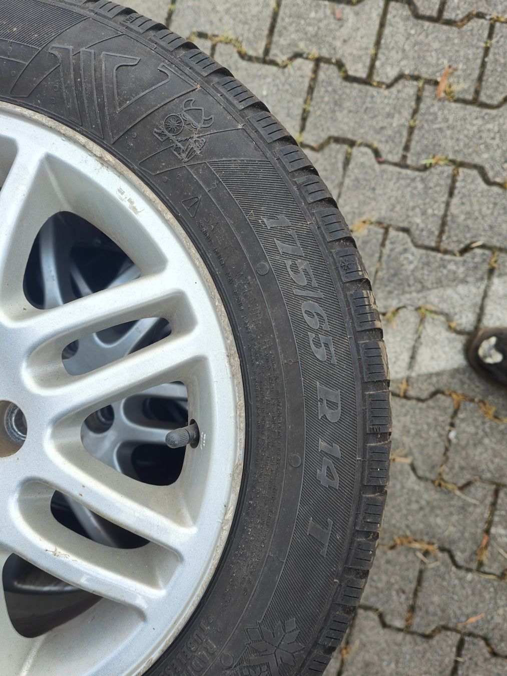 Peugeot Pneus & Kompletträder: Peugeot Winterräder – Gebraucht aus Oberengstringen von Reifen-Lagerverkauf 2